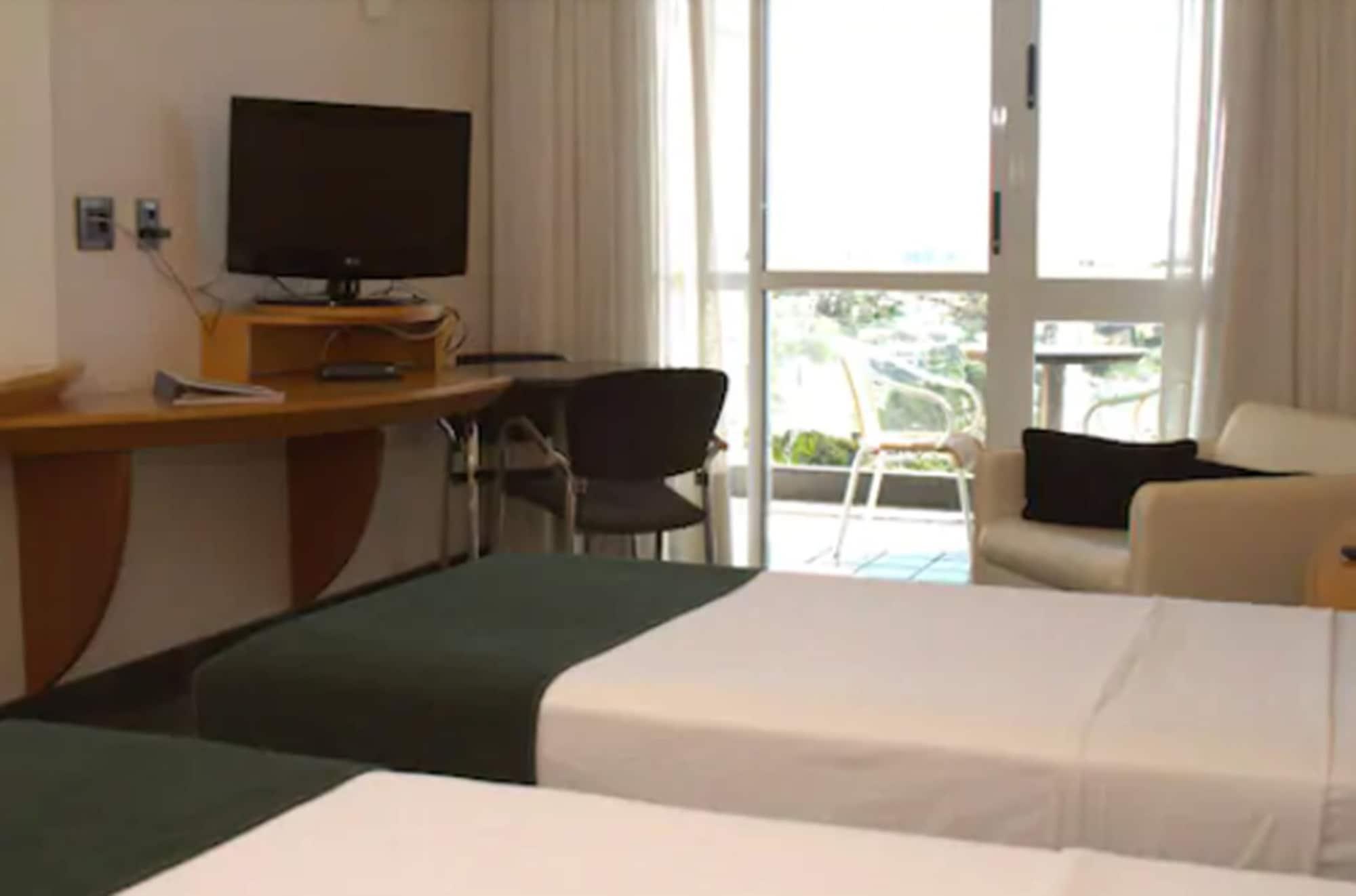 Hotel Senac Ilha Do Boi Vitória Kültér fotó A room at the hotel