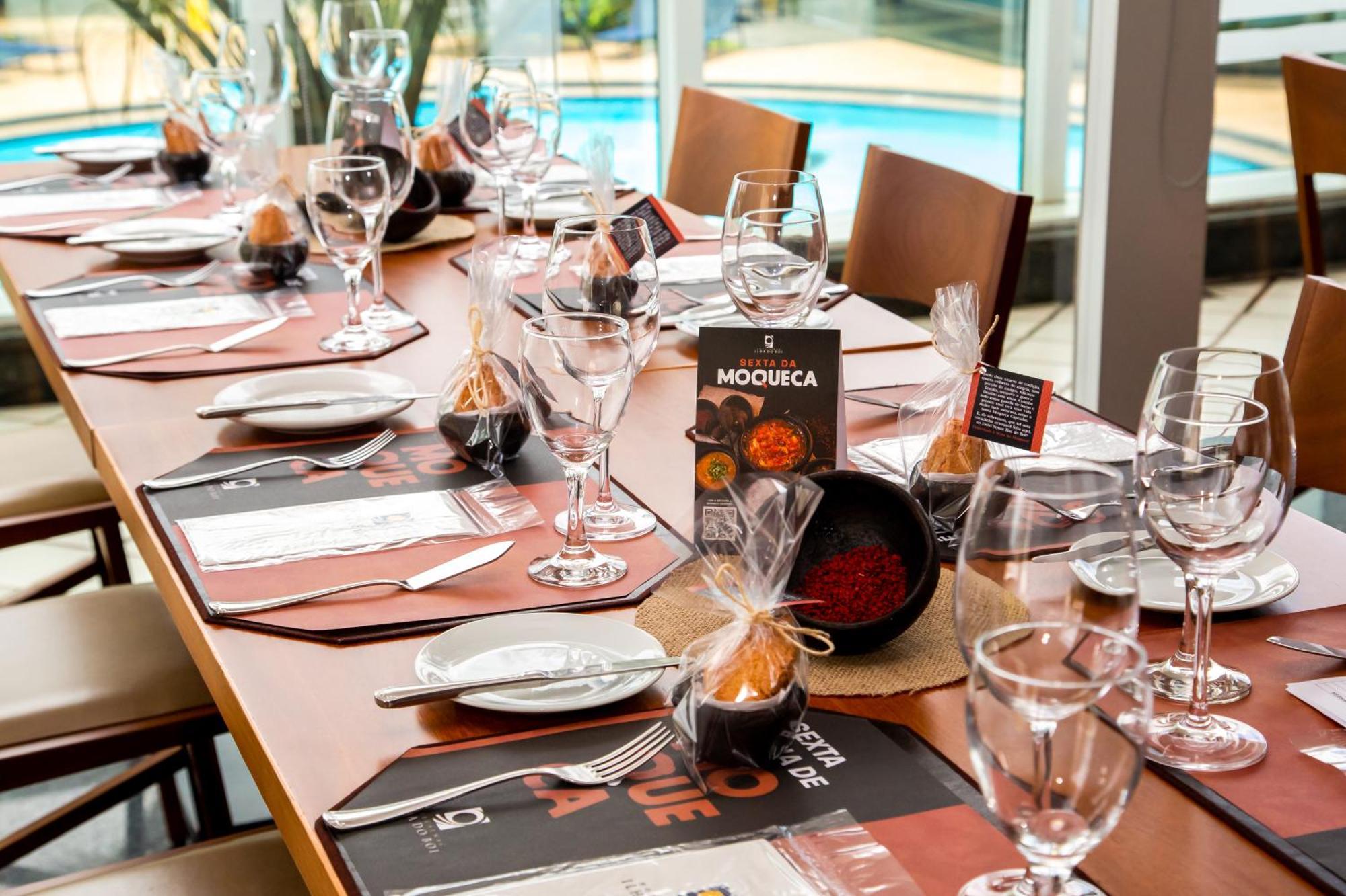 Hotel Senac Ilha Do Boi Vitória Kültér fotó A table set for a wine tasting