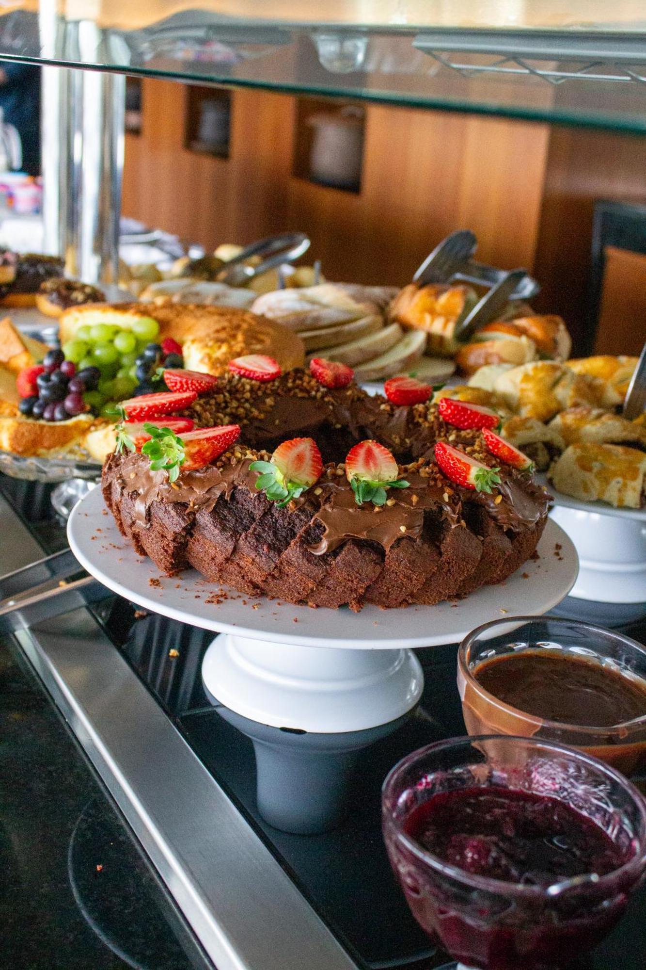 Hotel Senac Ilha Do Boi Vitória Kültér fotó A chocolate cake