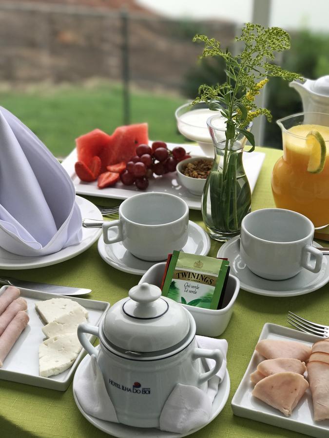 Hotel Senac Ilha Do Boi Vitória Kültér fotó A breakfast table